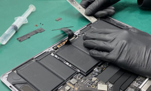 Revitalize Your MacBook: Benefits of Battery Replacement in Auckland
