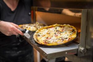 How to Boost Your Pizza Sales with a Rotating Pizza Oven 