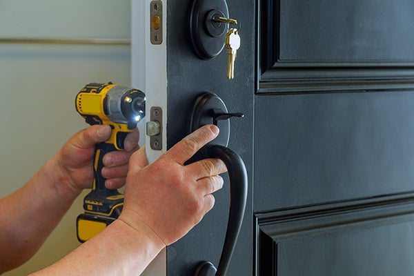 How To Choose the Right 24 Hour Locksmith For Your Needs