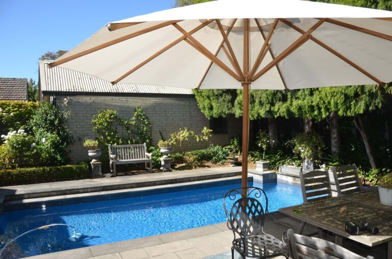 Why Melbourne Businesses Are Choosing 4 Metre Umbrellas for Outdoor Spaces
